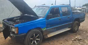Mitsubishi L200 Double Cab 2.4 4WD 1999 Blue