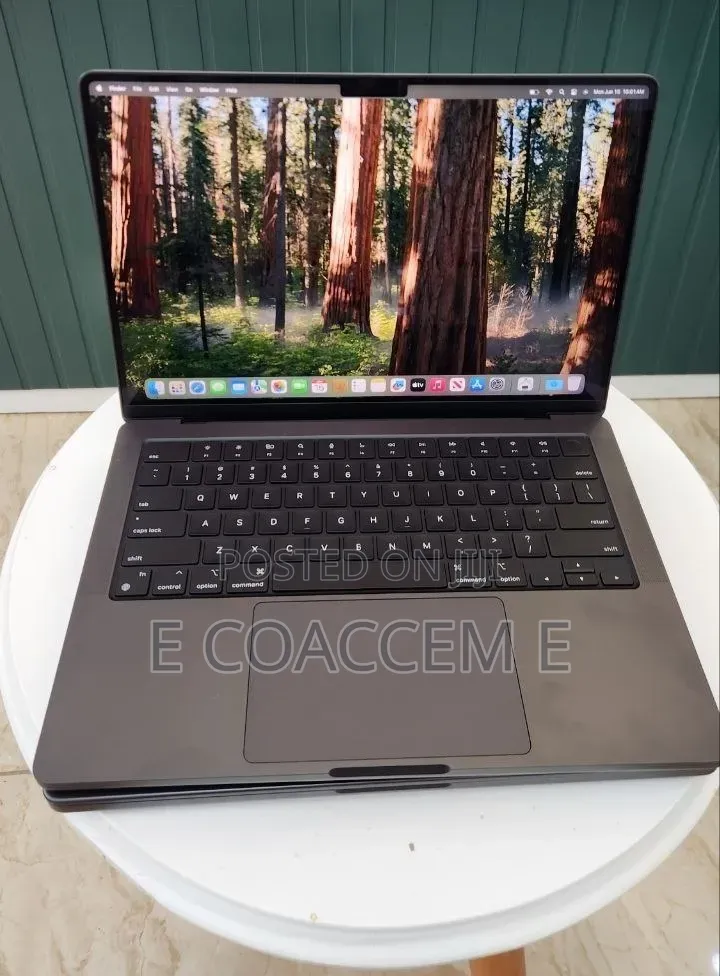 New Laptop Apple MacBook 18GB SSD 512GB