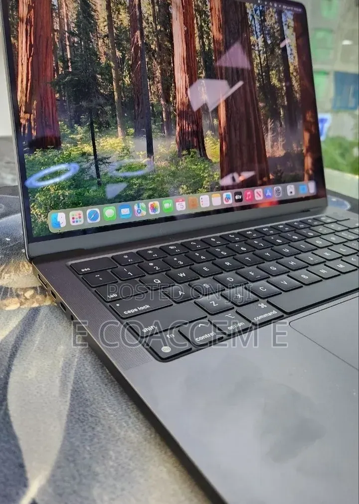 New Laptop Apple MacBook 18GB SSD 512GB