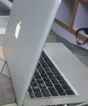 New Laptop Apple MacBook 4GB Intel Core i5 HDD 500GB