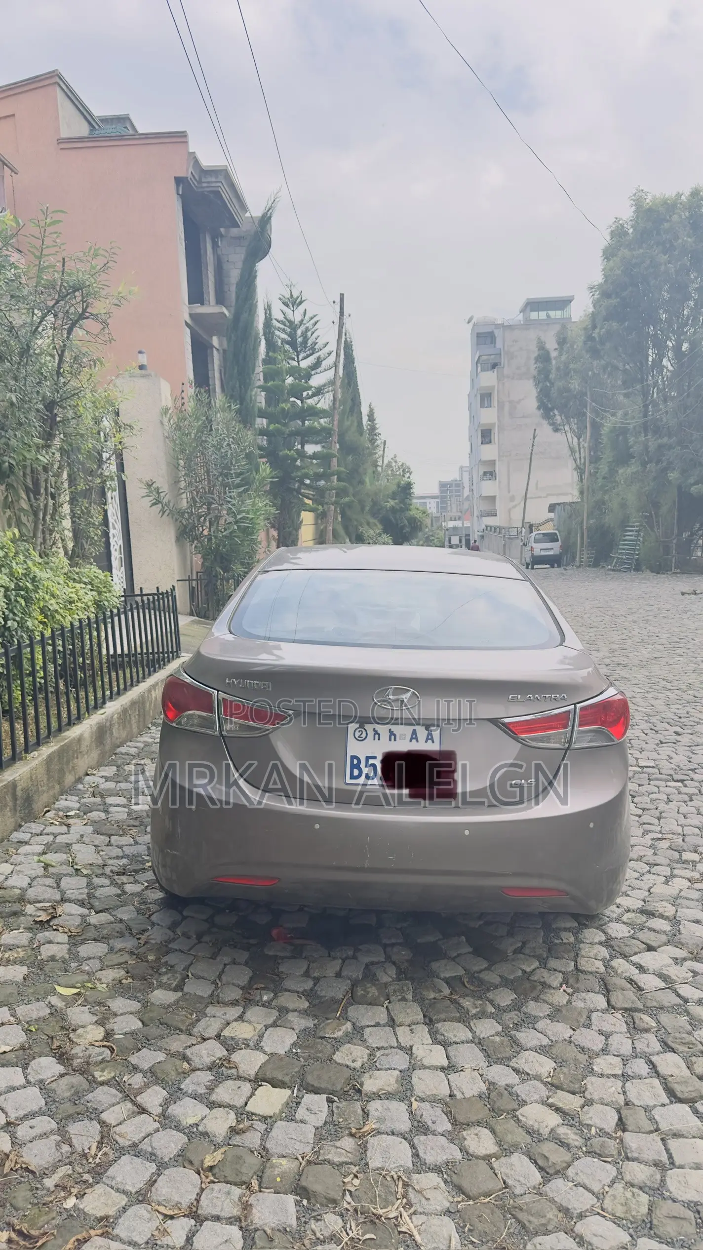 Hyundai Elantra 2012 Brown