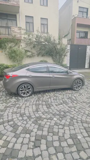 Hyundai Elantra 2012 Brown