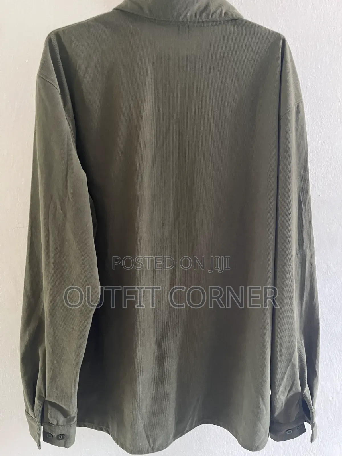 Casual Minimalist Men's Shirt