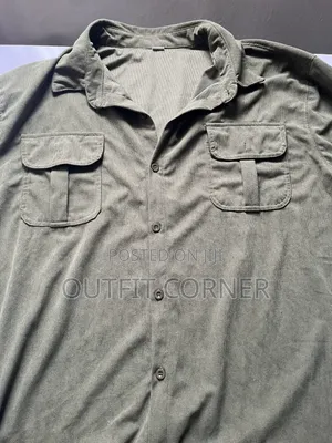 Casual Minimalist Men's Shirt