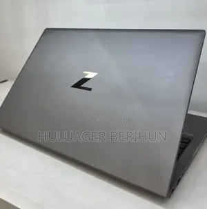 New Laptop HP ZBook Firefly G8 16GB Intel Core i7 SSD 512GB