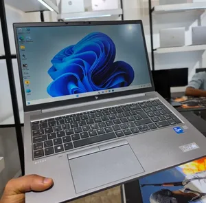 New Laptop HP ZBook Firefly G8 16GB Intel Core i7 SSD 512GB