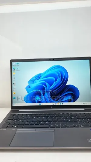 New Laptop HP ZBook Firefly G8 16GB Intel Core i7 SSD 512GB