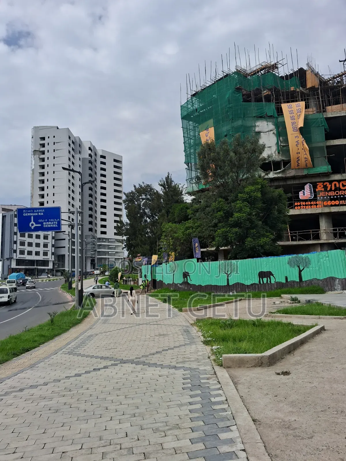 2bdrm Apartment in Jenboro Realestate, Lideta for sale