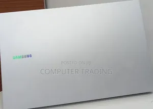 New Laptop Samsung Galaxy Book4 8GB Intel Core i5 SSD 512GB