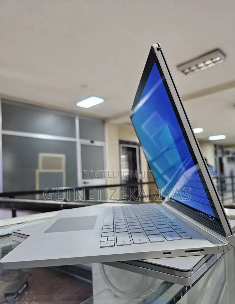 New Laptop Microsoft Surface Book 3 16GB Intel Core i7 SSD 256GB