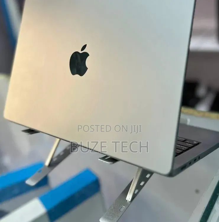 New Laptop Apple MacBook Pro 2021 M1 16GB Apple M1 Pro SSD 512GB