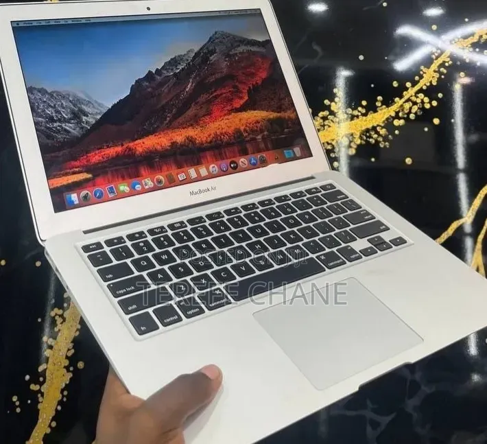 New Laptop Apple MacBook Air 2017 8GB Intel Core i5 SSD 128GB
