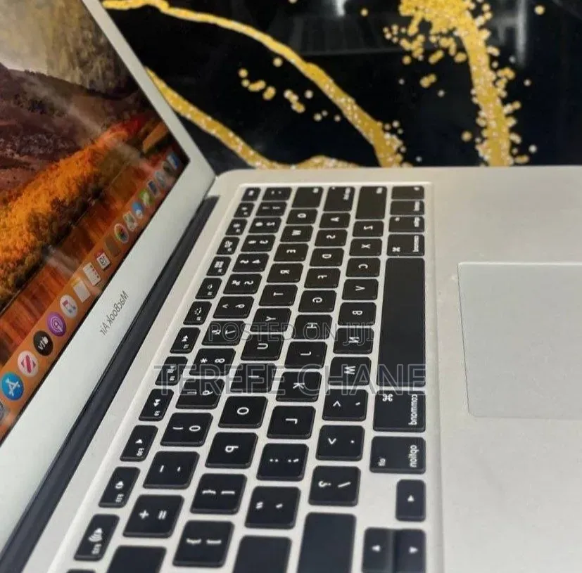 New Laptop Apple MacBook Air 2017 8GB Intel Core i5 SSD 128GB