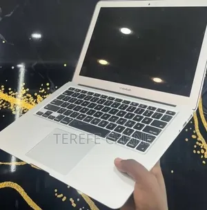 New Laptop Apple MacBook Air 2017 8GB Intel Core i5 SSD 128GB
