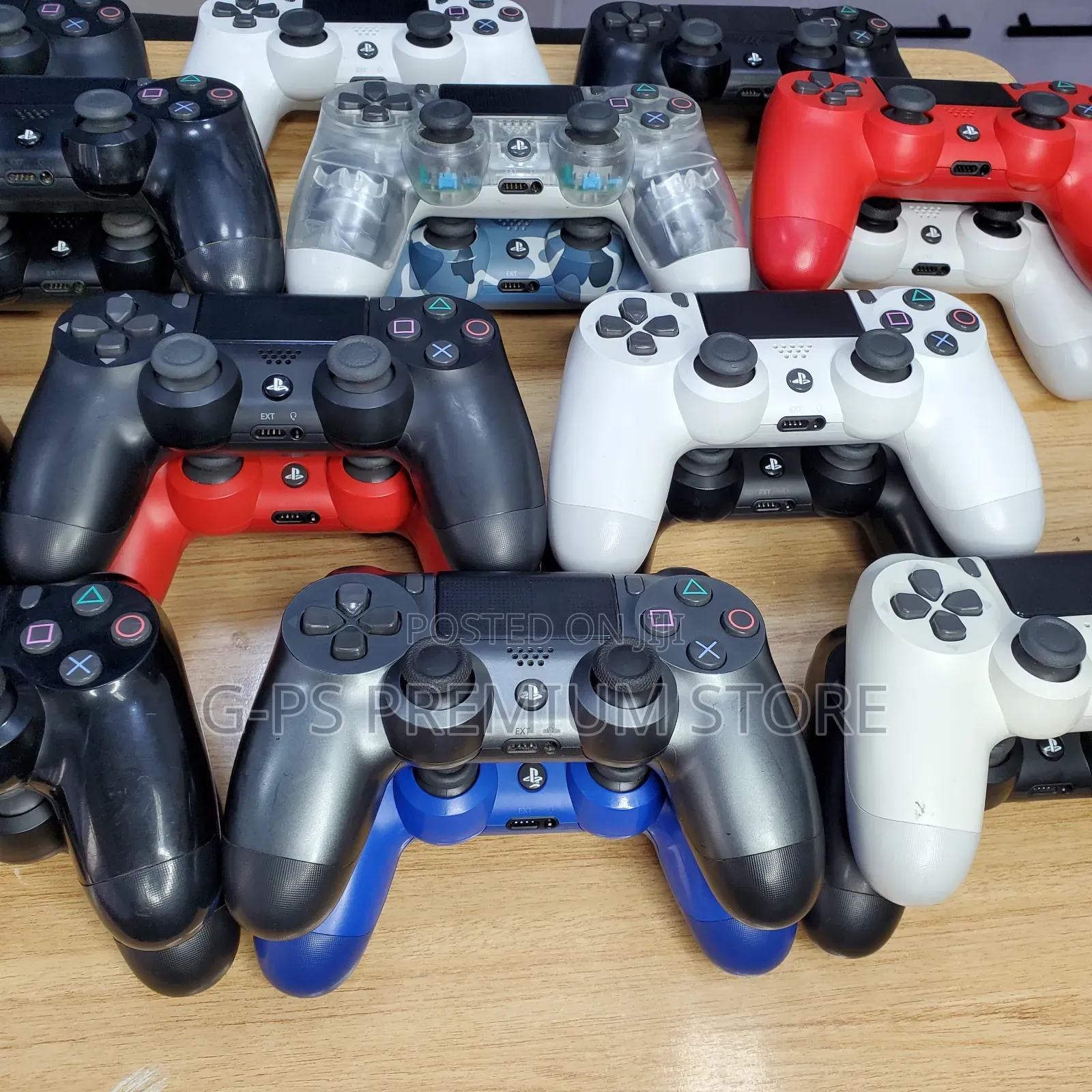 ኦሪጅናል የPS4 ኮንትሮለር (Joystick) - በካርቶን