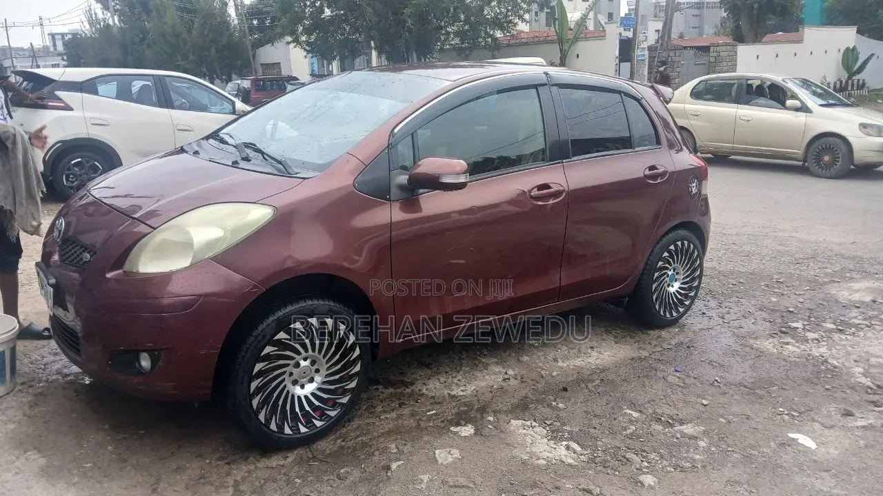 Toyota Yaris 2008 Red