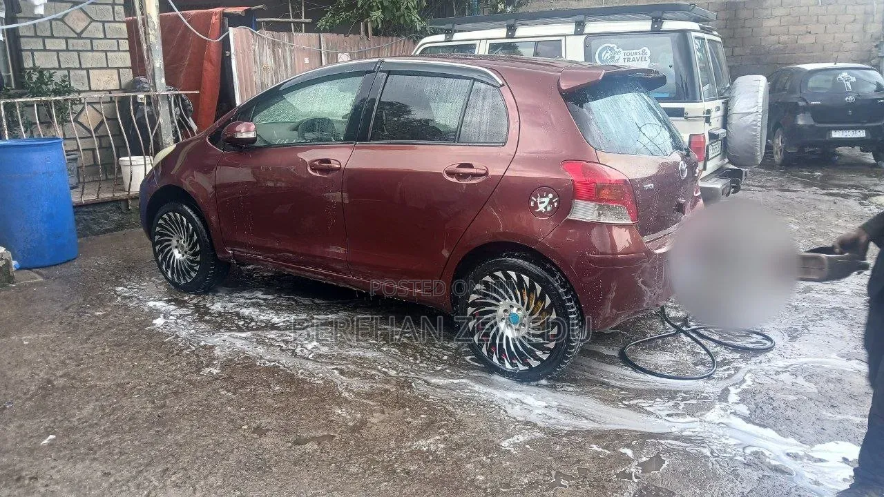 Toyota Yaris 2008 Red