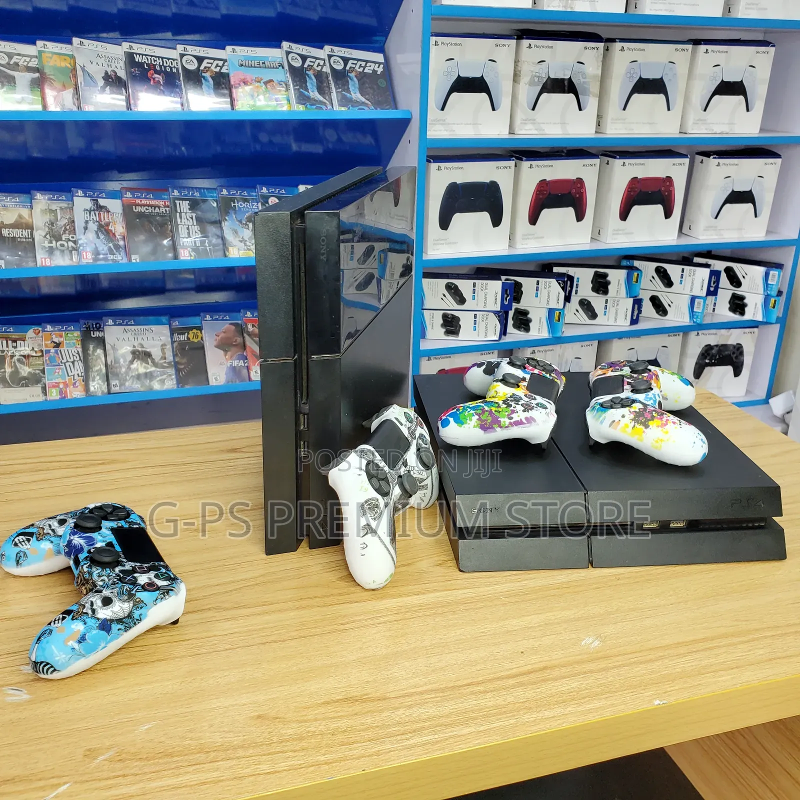 ያልተፈታ PS4 Fat ከ FC 26 እና 2 ኮንትሮለር ጋር