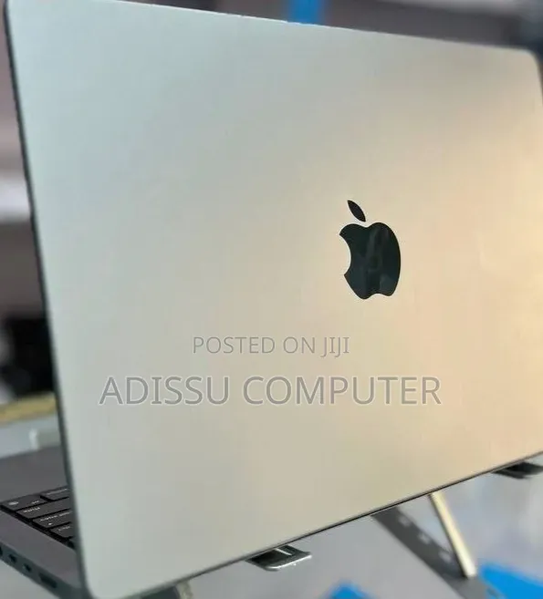 New Laptop Apple MacBook Pro 2021 M1 16GB Apple M1 Pro SSD 512GB