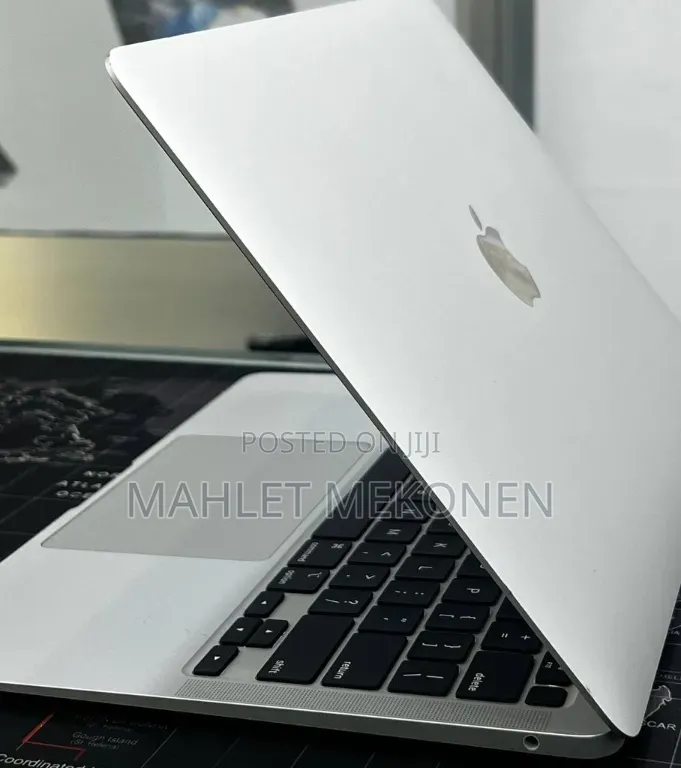New Laptop Apple MacBook Air 2020 M1 16GB Intel Core i7 SSD 512GB