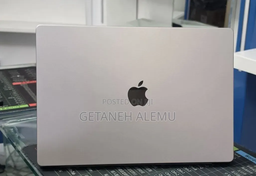 New Laptop Apple MacBook Pro 2021 M1 32GB Apple M1 Pro SSD 512GB