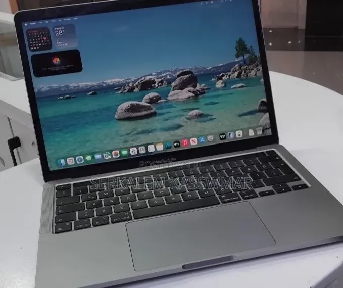 New Laptop Apple MacBook Pro 2020 M1 8GB Apple M1 SSD 256GB
