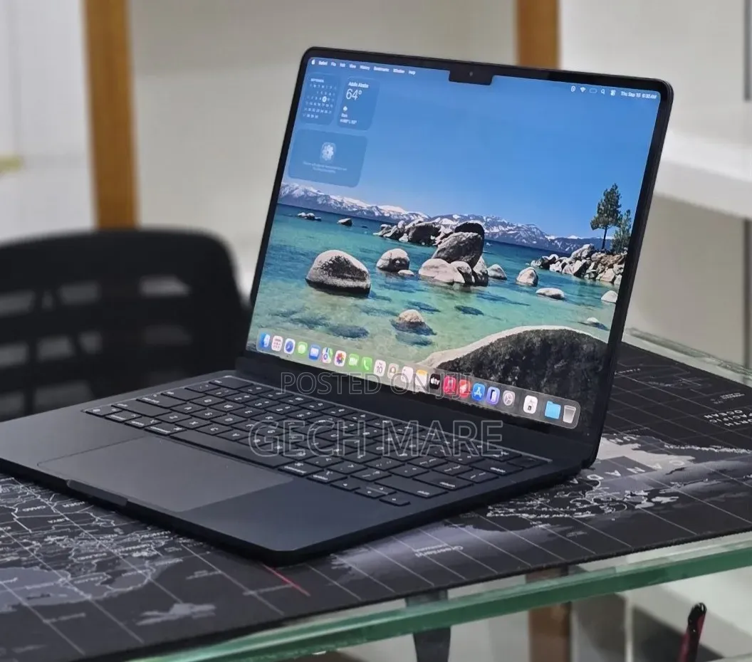 New Laptop Apple MacBook Air 2022 M2 16GB Apple M2 SSD 256GB