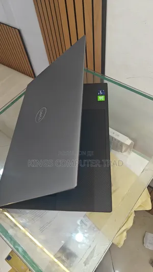 New Laptop Dell Precision 5560 16GB Intel Core i9 SSD 512GB