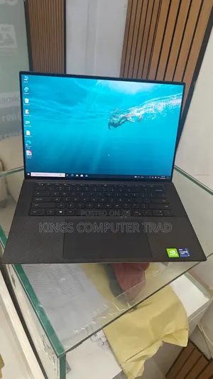 New Laptop Dell Precision 5560 16GB Intel Core i9 SSD 512GB