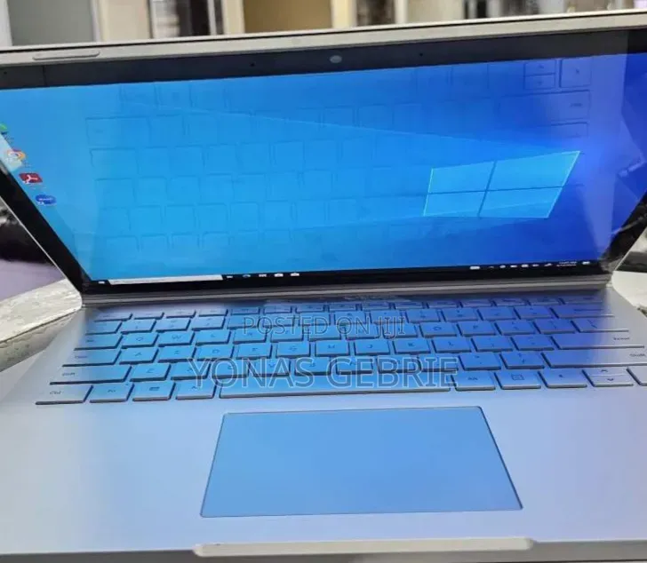 New Laptop Microsoft Surface 16GB Intel Core i7 SSD 256GB