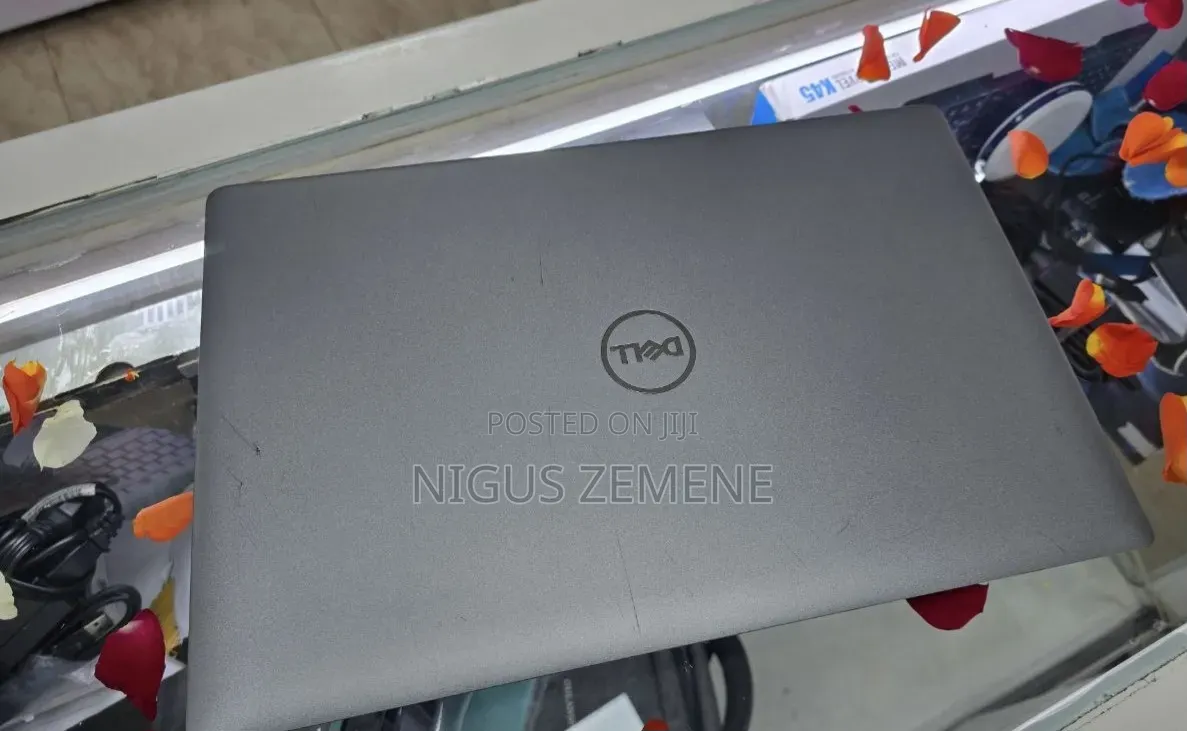 New Laptop Dell Precision 3560 16GB Intel Core i7 SSD 512GB