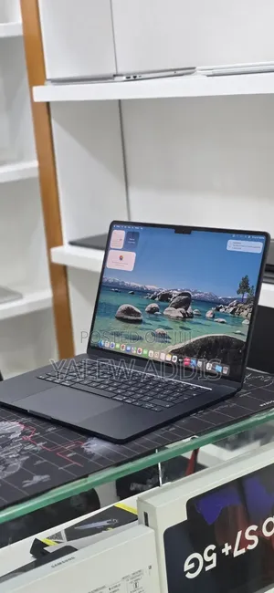 New Laptop Apple MacBook Air 2025 M4 16GB Apple M4 SSD 256GB