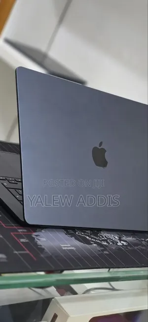 New Laptop Apple MacBook Air 2025 M4 16GB Apple M4 SSD 256GB