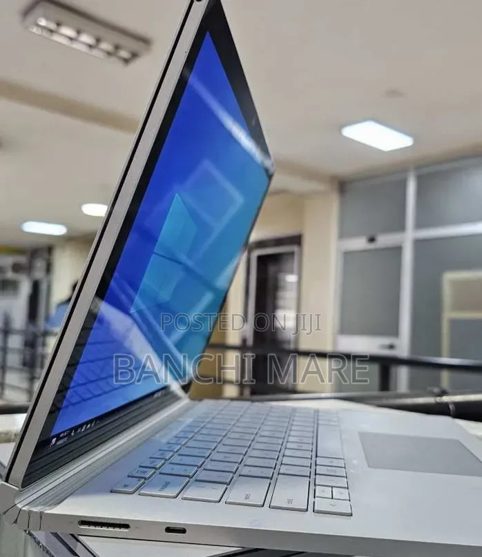 New Laptop Microsoft Surface Book 3 16GB Intel Core i7 SSD 256GB
