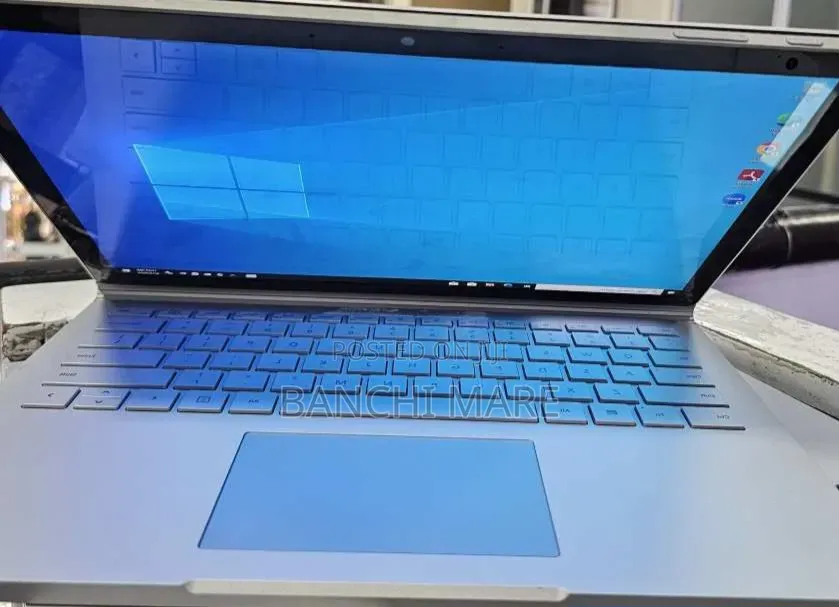 New Laptop Microsoft Surface Book 3 16GB Intel Core i7 SSD 256GB