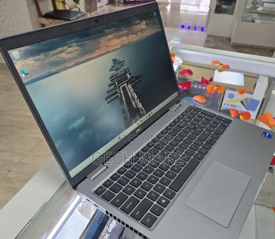 New Laptop Dell Precision 5540 8GB Intel Core i7 SSD 512GB