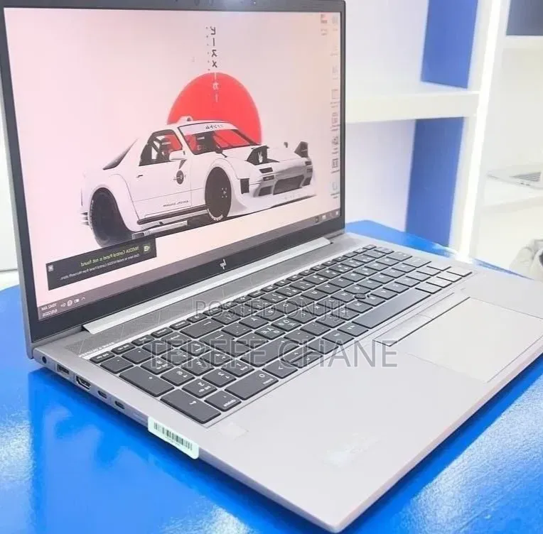 New Laptop HP ZBook Firefly G8 16GB Intel Core i7 SSD 512GB