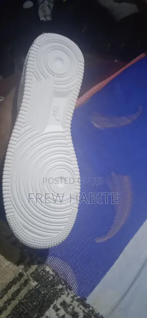 Shoes Shoes