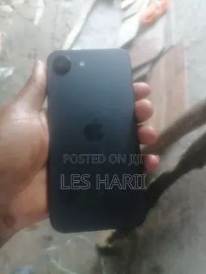 New Apple iPhone 16e 128 GB Black