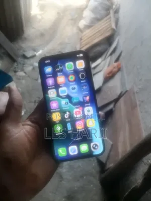 New Apple iPhone 16e 128 GB Black