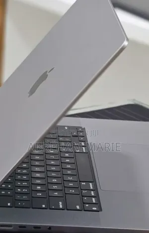 New Laptop Apple MacBook Pro 2023 M2 Pro 16GB Intel Core M2 SSD 512GB