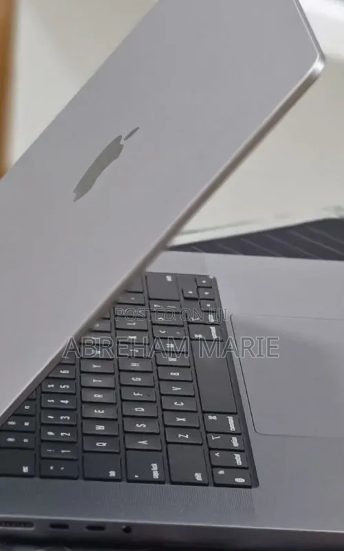 New Laptop Apple MacBook Air 2025 M4 16GB Apple M4 SSD 256GB