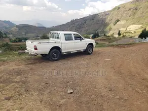 Mitsubishi L200 2000 White