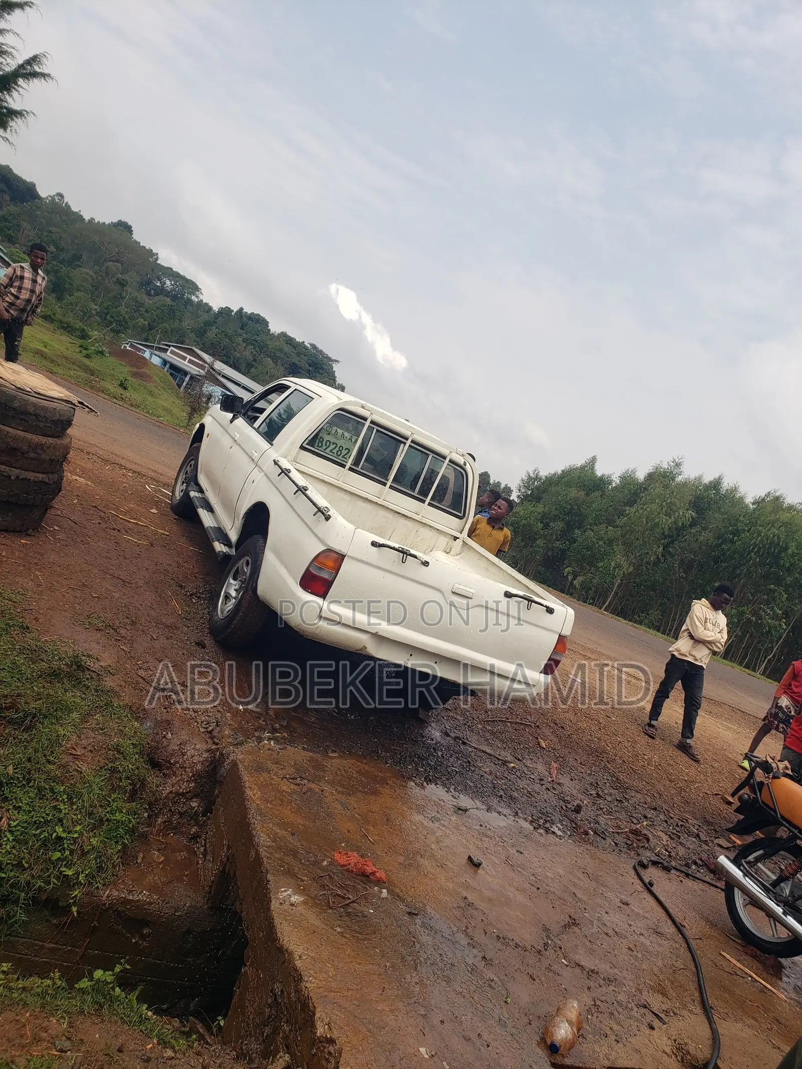 Mitsubishi L200 2000 White