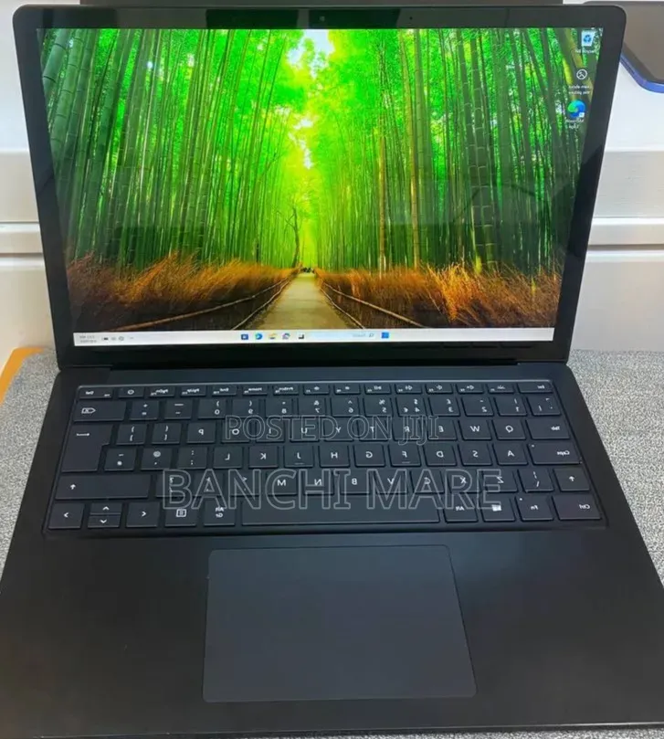 New Laptop Microsoft Surface 16GB Intel Core i7 SSD 512GB