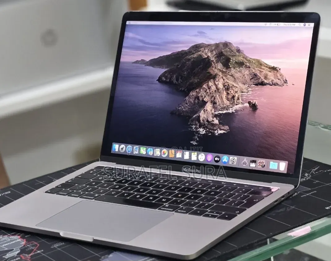 New Laptop Apple MacBook Pro 2019 16GB Intel Core i7 SSD 512GB