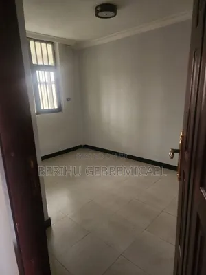 3bdrm Condo in ኣራብሳ, Yeka for sale