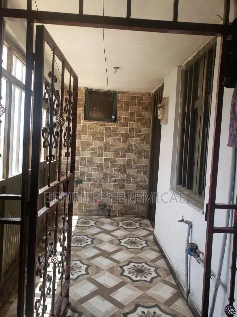 3bdrm Condo in ኣራብሳ, Yeka for sale