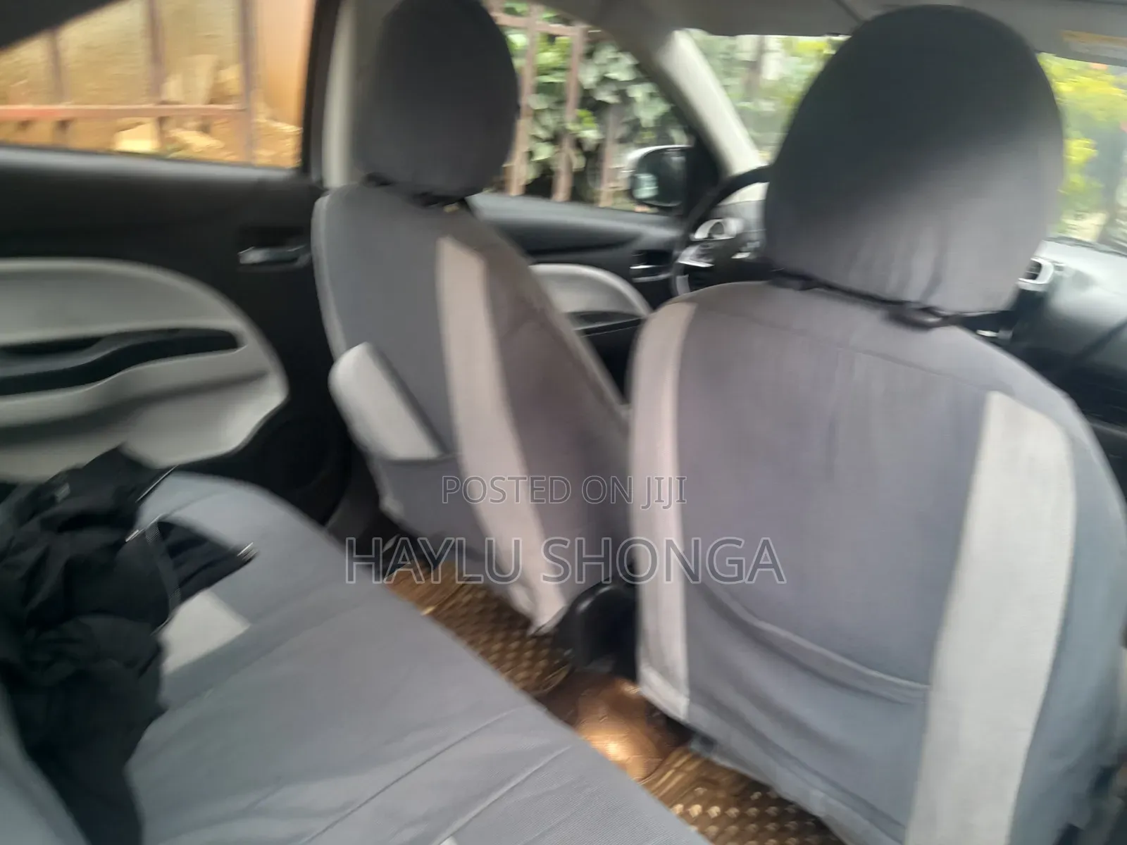 Mitsubishi Attrage 2022 Silver