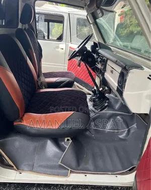 Toyota Land Cruiser 1990 White